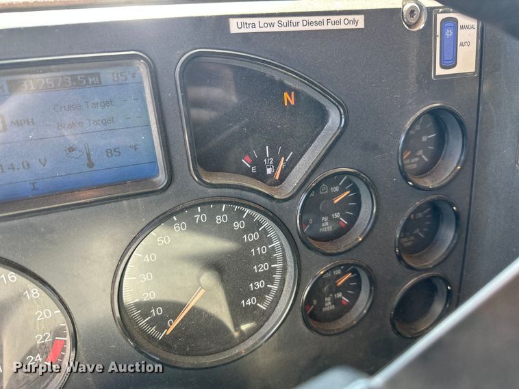 image for item FM7520 2014 Mack GU713 dump truck