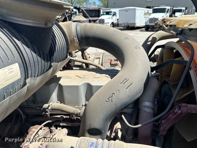 image for item FM7520 2014 Mack GU713 dump truck