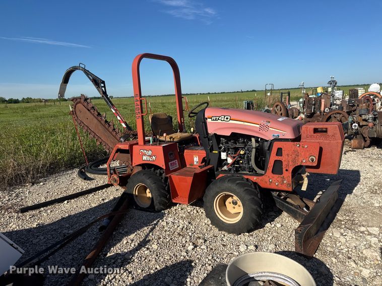 image for item MX9082 2006 Ditch Witch RT40 trencher