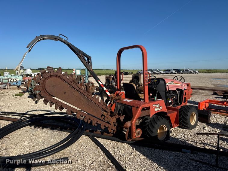 image for item MX9082 2006 Ditch Witch RT40 trencher
