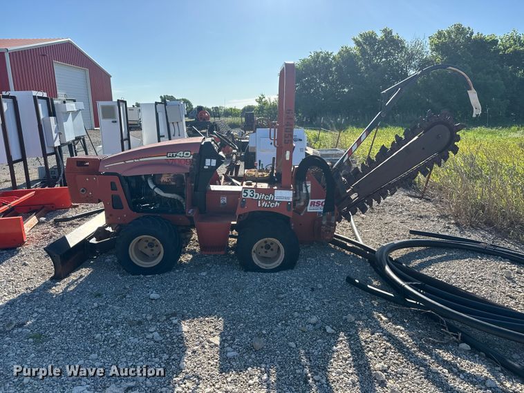 image for item MX9082 2006 Ditch Witch RT40 trencher