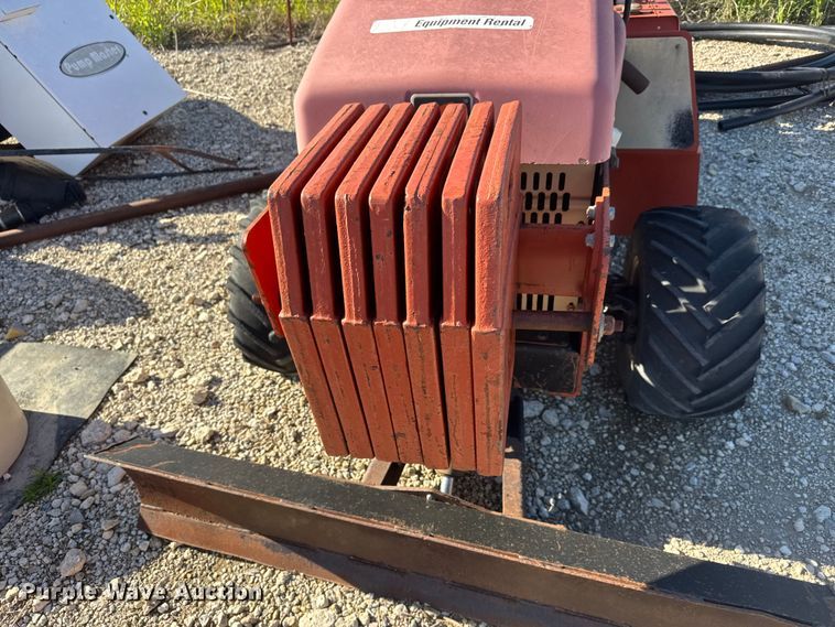 image for item MX9082 2006 Ditch Witch RT40 trencher