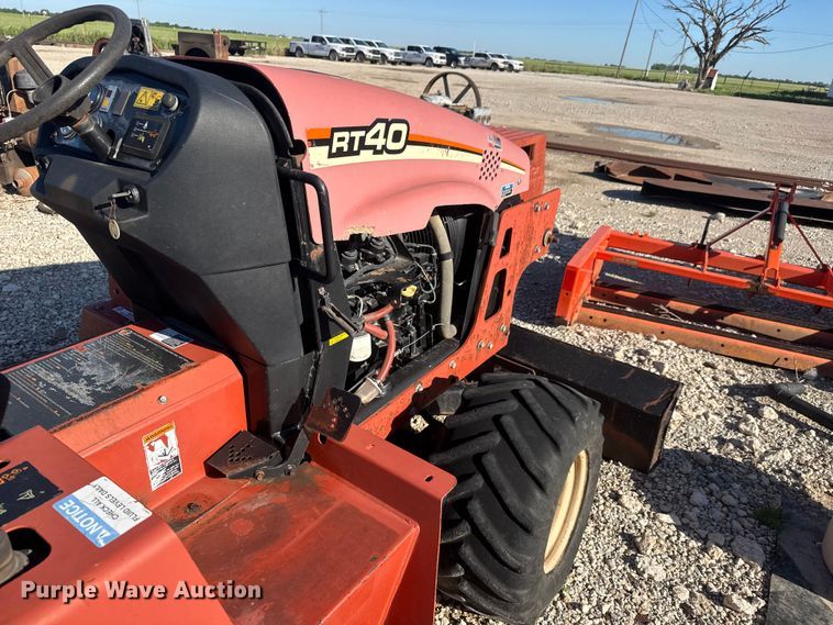 image for item MX9082 2006 Ditch Witch RT40 trencher