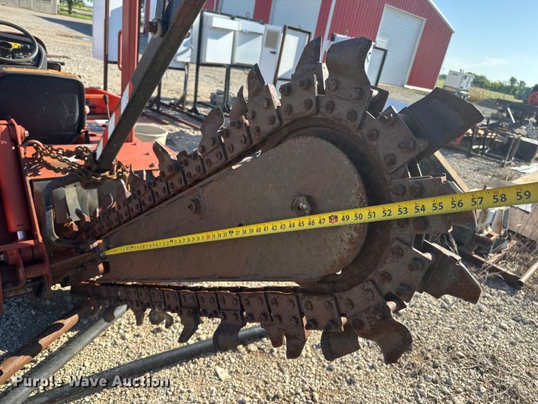 image for item MX9082 2006 Ditch Witch RT40 trencher
