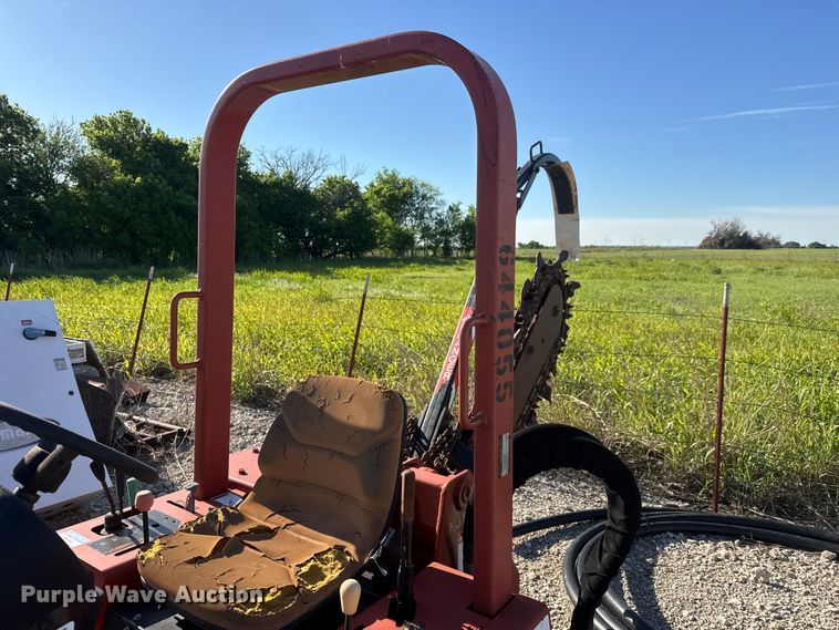 image for item MX9082 2006 Ditch Witch RT40 trencher