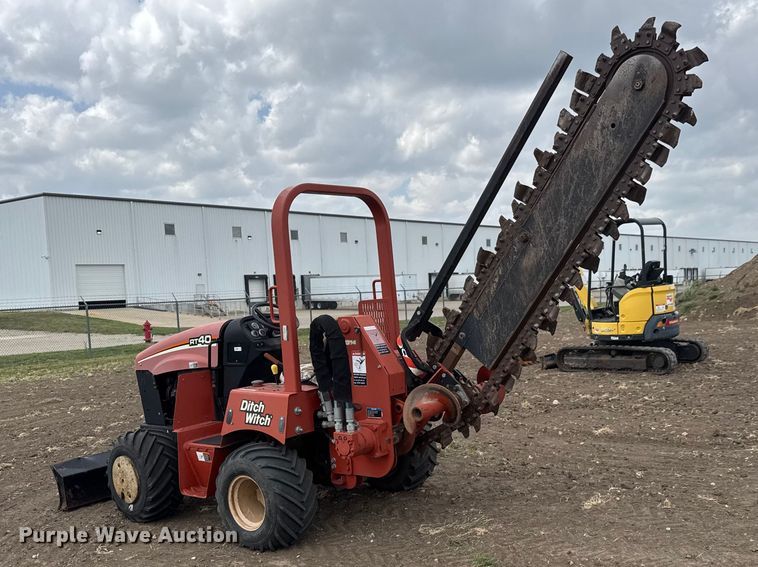 image for item MX9111 2008 Ditch Witch RT40 trencher