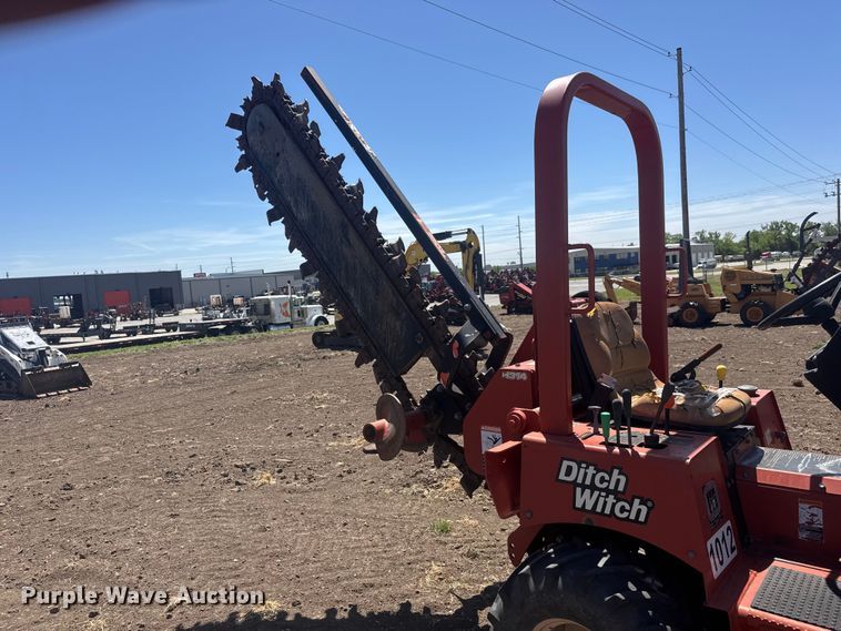 image for item MX9111 2008 Ditch Witch RT40 trencher