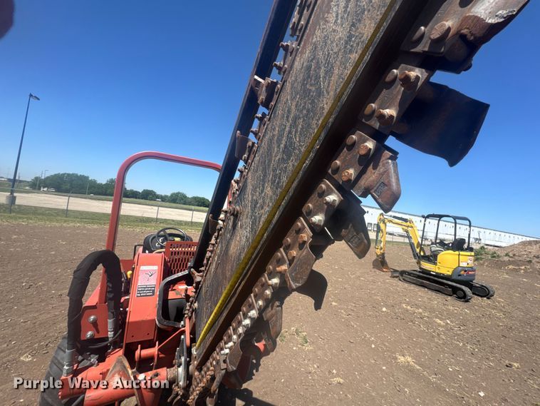 image for item MX9111 2008 Ditch Witch RT40 trencher