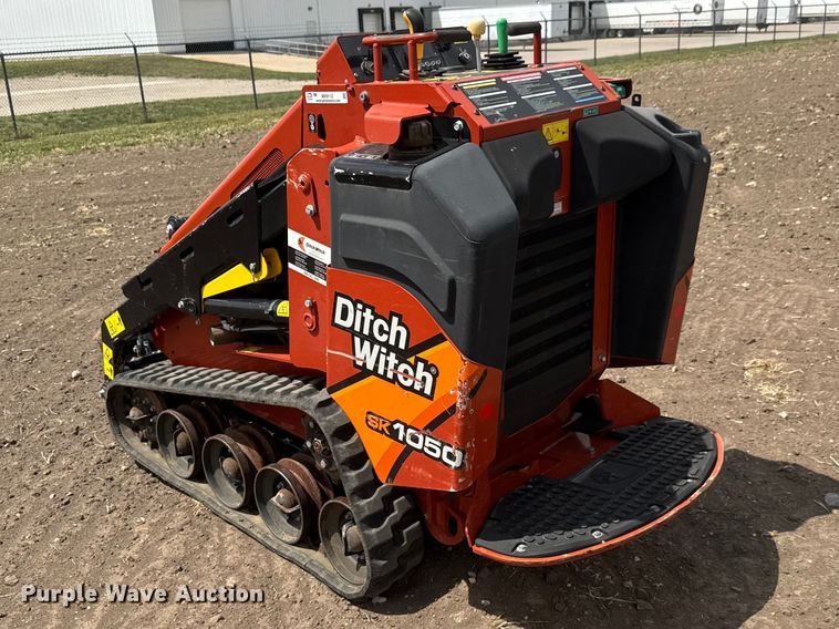 image for item MX9112 2021 Ditch Witch SK1050 compact utility loader