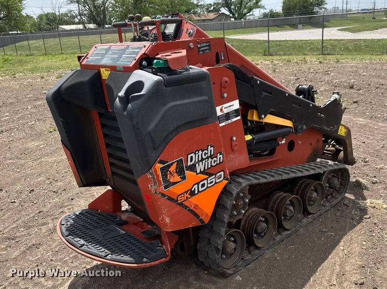 image for item MX9113 2020 Ditch Witch SK1050 compact utility loader