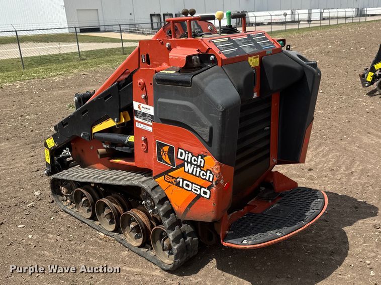 image for item MX9113 2020 Ditch Witch SK1050 compact utility loader