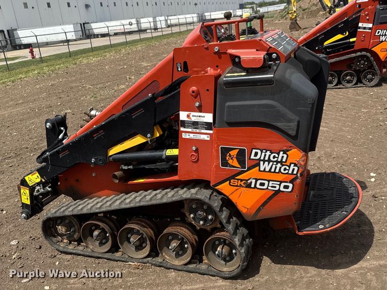 image for item MX9113 2020 Ditch Witch SK1050 compact utility loader