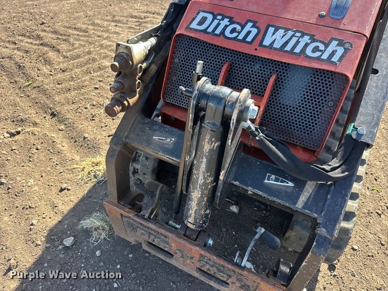 image for item MX9113 2020 Ditch Witch SK1050 compact utility loader