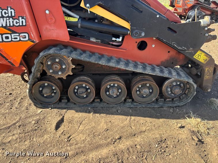 image for item MX9113 2020 Ditch Witch SK1050 compact utility loader