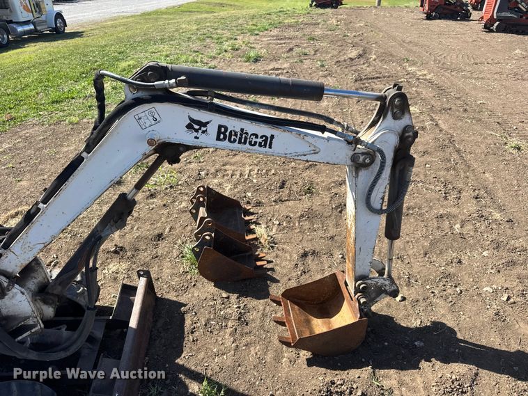 image for item MX9114 2006 Bobcat 316 mini excavator