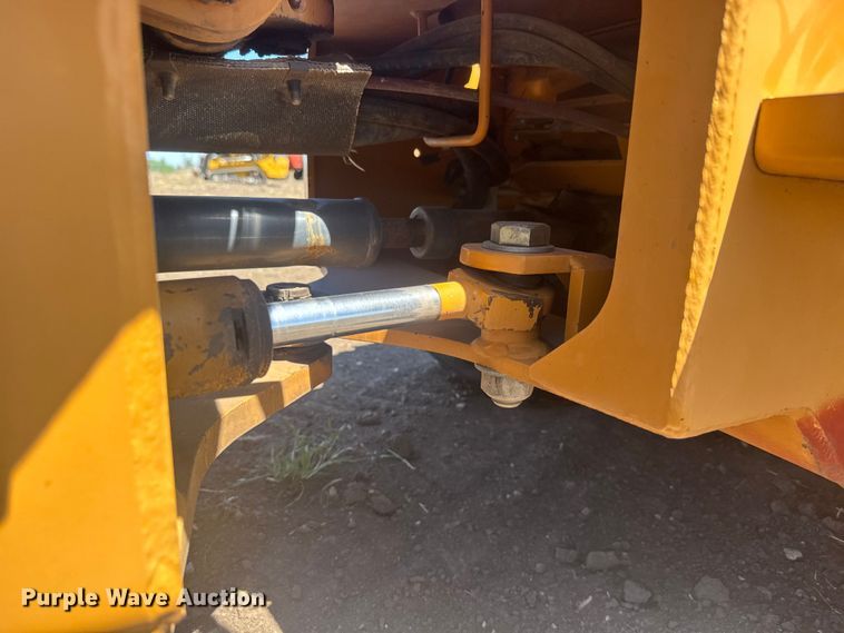 image for item MX9115 1999 Case 360 trencher