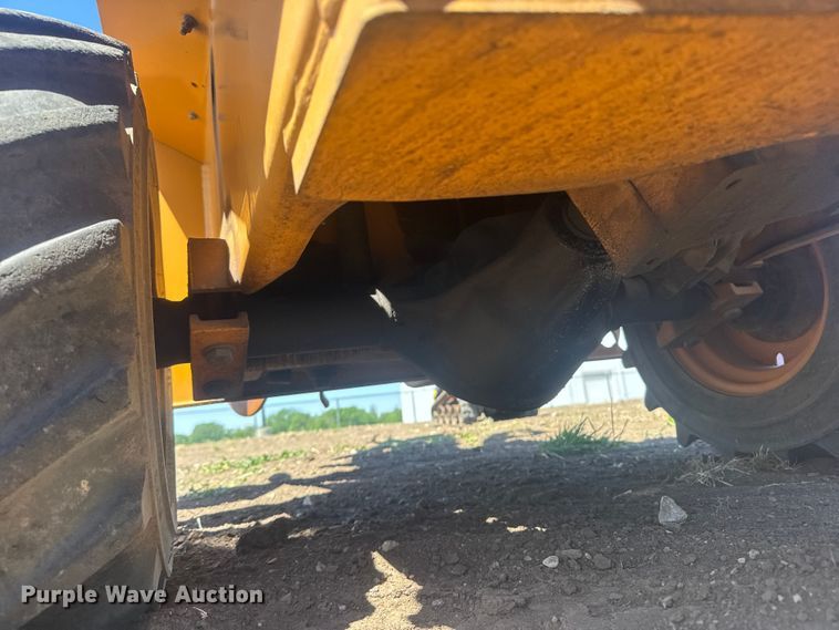 image for item MX9115 1999 Case 360 trencher