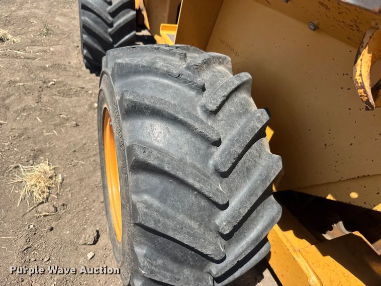 image for item MX9115 1999 Case 360 trencher