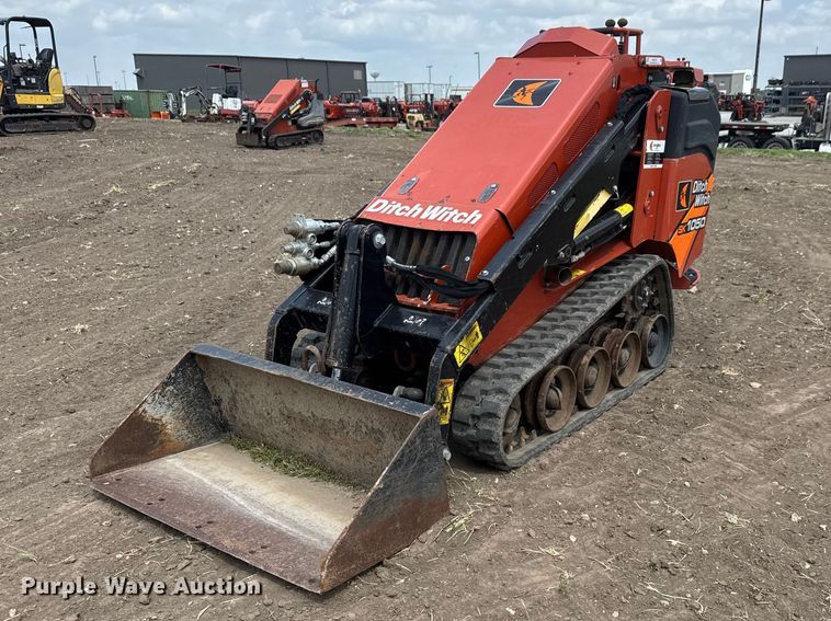 image for item MX9119 2018 Ditch Witch SK1050 compact utility loader