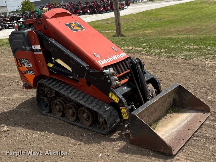 image for item MX9119 2018 Ditch Witch SK1050 compact utility loader