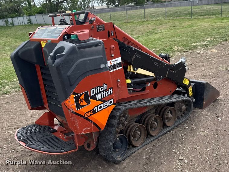 image for item MX9119 2018 Ditch Witch SK1050 compact utility loader