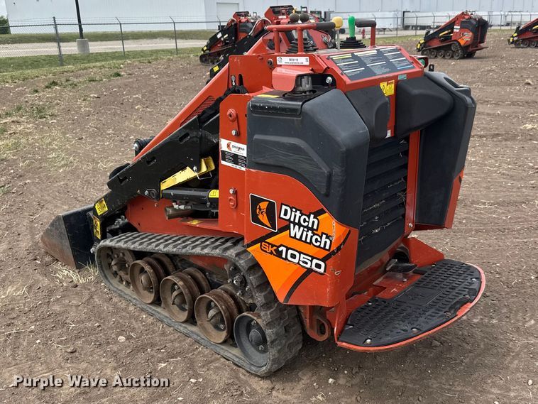 image for item MX9119 2018 Ditch Witch SK1050 compact utility loader