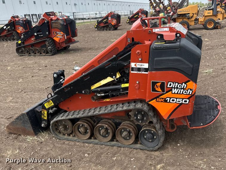 image for item MX9119 2018 Ditch Witch SK1050 compact utility loader