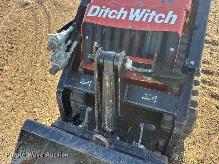 image for item MX9119 2018 Ditch Witch SK1050 compact utility loader