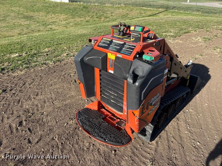 image for item MX9119 2018 Ditch Witch SK1050 compact utility loader