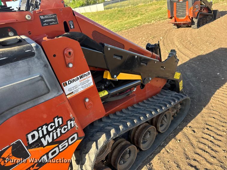 image for item MX9120 2020 Ditch Witch SK1050 compact utility loader