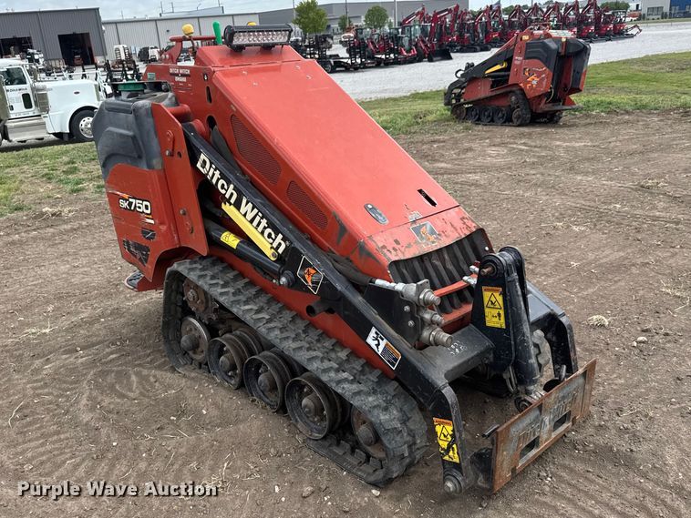 image for item MX9121 2014 Ditch Witch SK750 compact utility loader