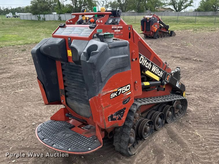 image for item MX9121 2014 Ditch Witch SK750 compact utility loader