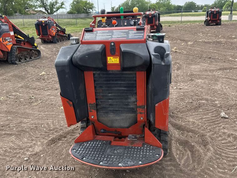 image for item MX9121 2014 Ditch Witch SK750 compact utility loader