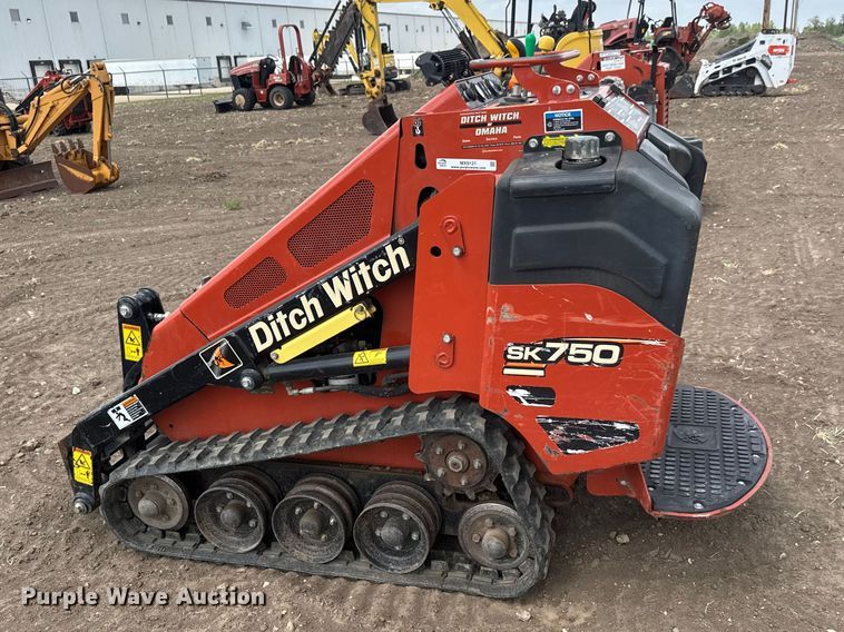 image for item MX9121 2014 Ditch Witch SK750 compact utility loader