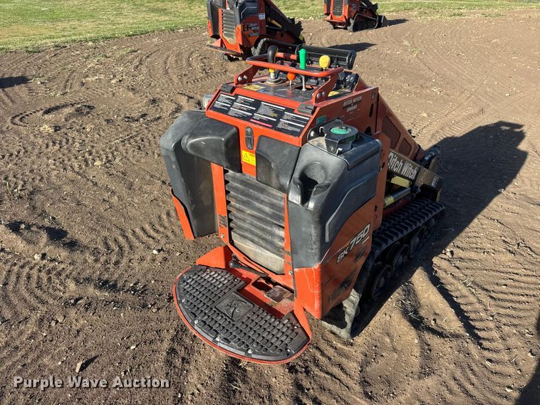 image for item MX9121 2014 Ditch Witch SK750 compact utility loader