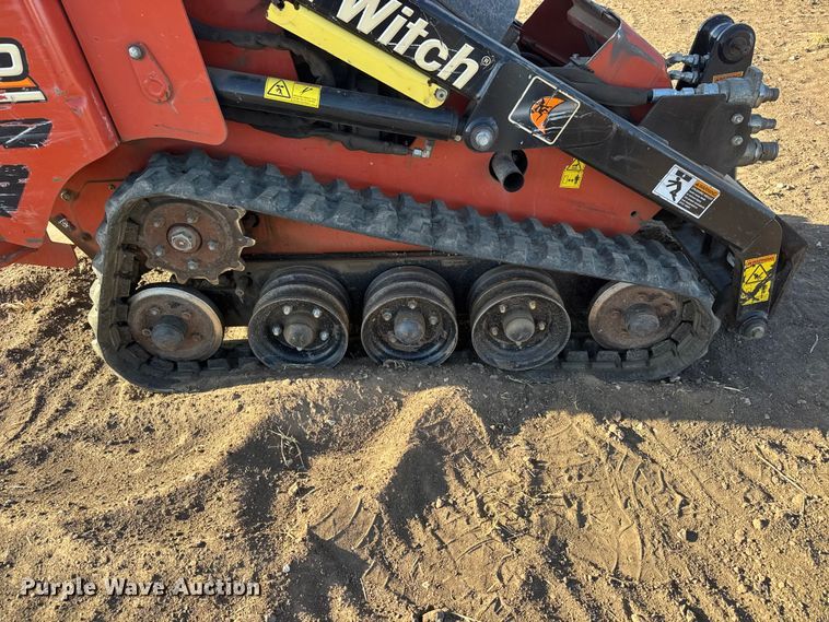 image for item MX9121 2014 Ditch Witch SK750 compact utility loader