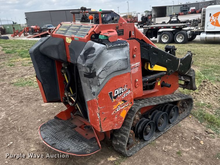 image for item MX9122 2017 Ditch Witch SK800 compact utility loader