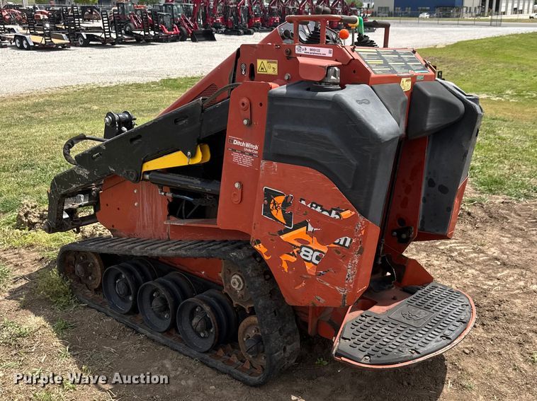 image for item MX9122 2017 Ditch Witch SK800 compact utility loader