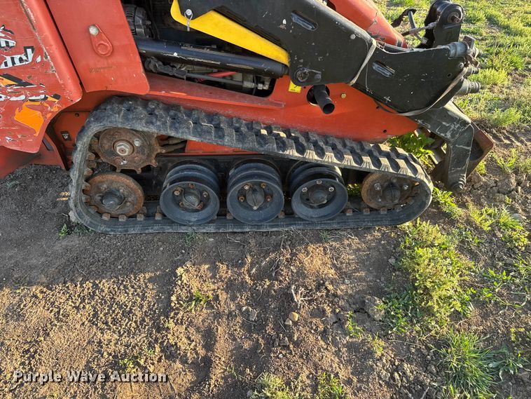 image for item MX9122 2017 Ditch Witch SK800 compact utility loader