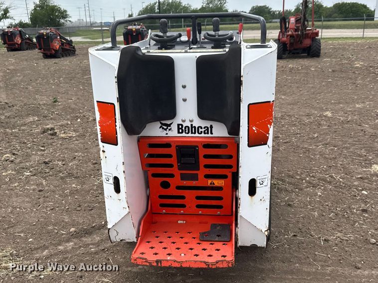 image for item MX9124 2017 Bobcat MT85 compact utility loader