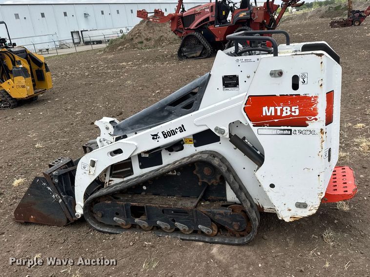 image for item MX9124 2017 Bobcat MT85 compact utility loader