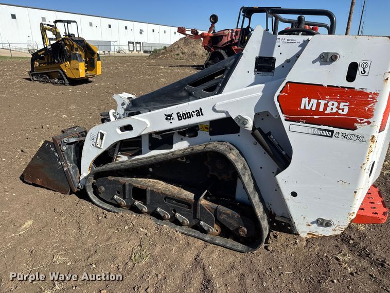 image for item MX9124 2017 Bobcat MT85 compact utility loader