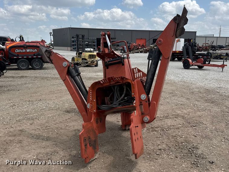 image for item MX9127 2002 Ditch Witch A920 backhoe attachment