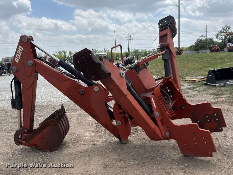 image for item MX9127 2002 Ditch Witch A920 backhoe attachment