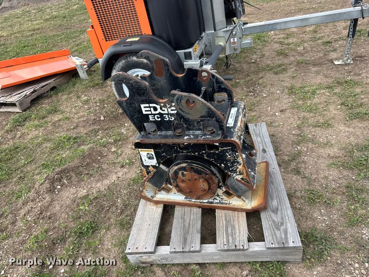 image for item MX9129 Edge EC 35 plate compactor
