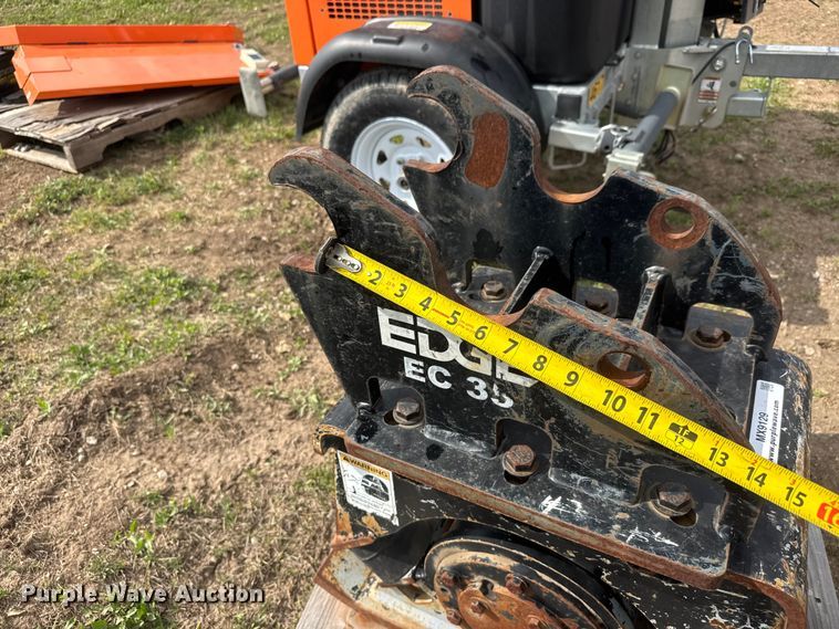 image for item MX9129 Edge EC 35 plate compactor