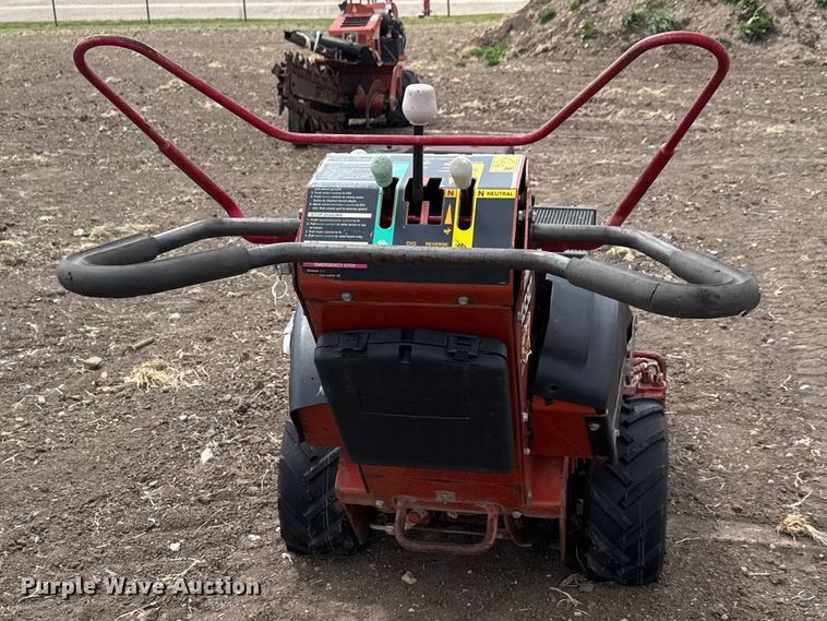 image for item MX9135 2003 Ditch Witch 1330H trencher