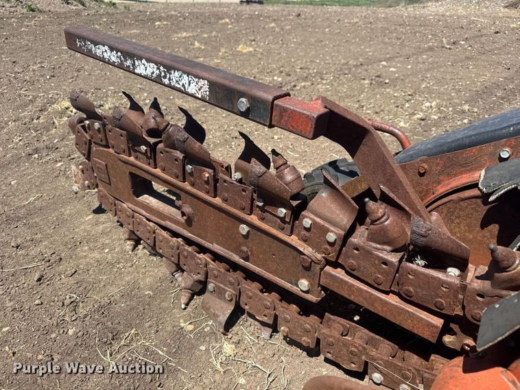 image for item MX9135 2003 Ditch Witch 1330H trencher
