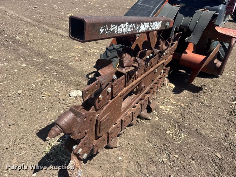 image for item MX9135 2003 Ditch Witch 1330H trencher