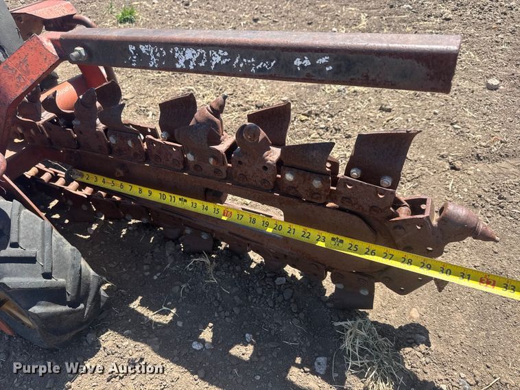 image for item MX9135 2003 Ditch Witch 1330H trencher